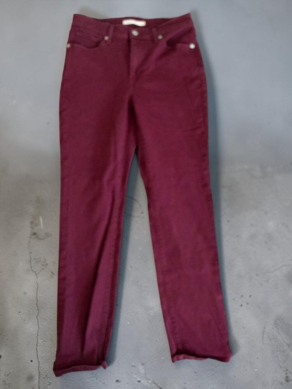LEVIS Women's Burgundy Classic Straight Leg Jeans Size 8
